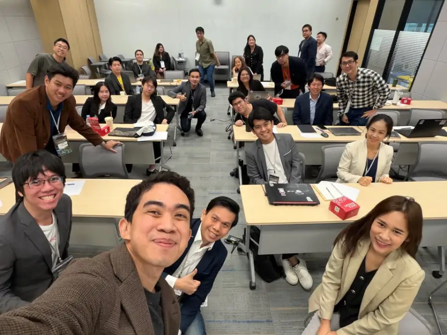 จบ session "AI-Native Growth — รูปที่ 3